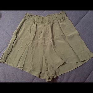 never worn hollister paper bag shorts